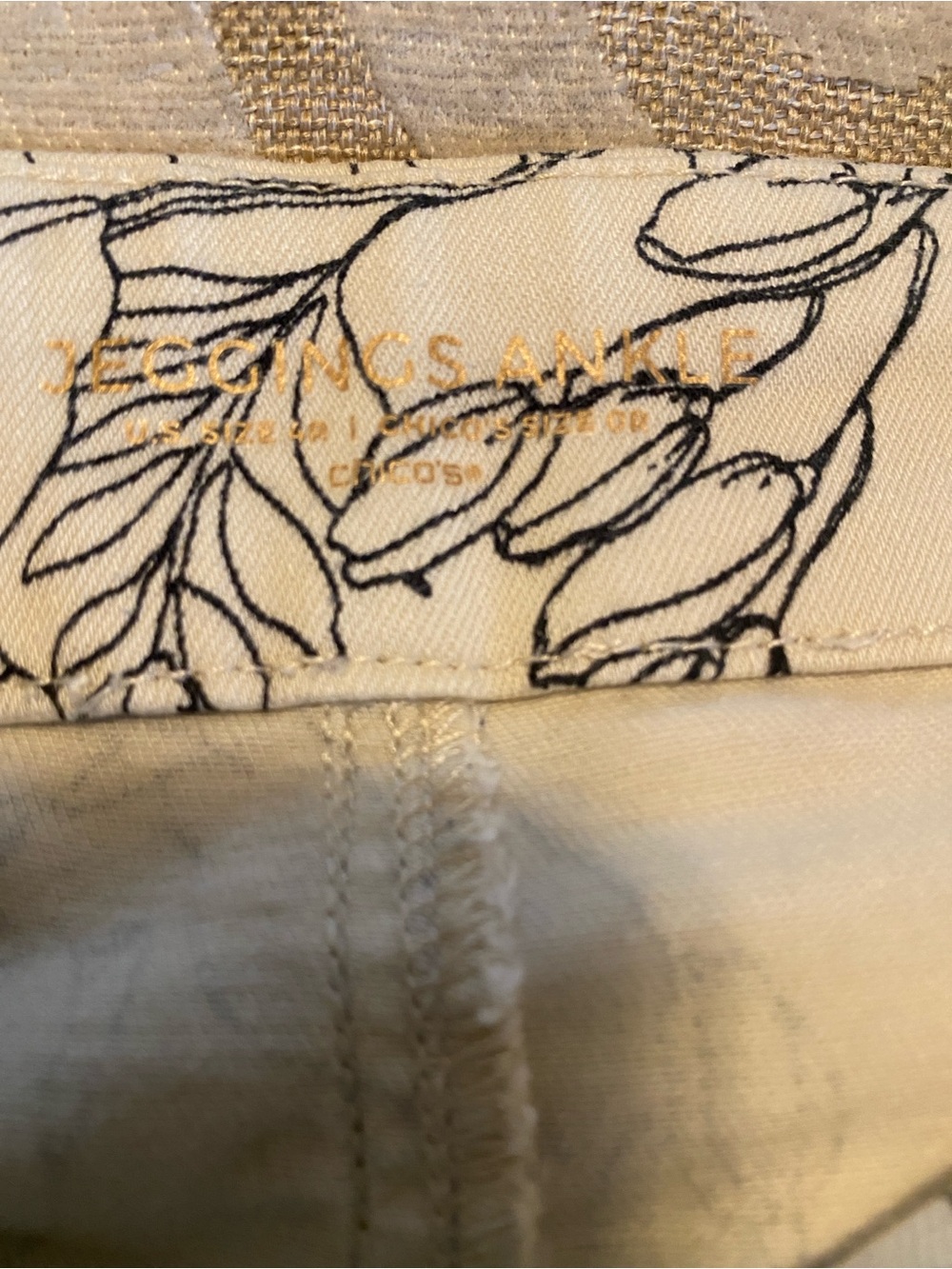 Chico’s Floral Pull-On Ankle Jeggings Cream Black Size 0R US 4 - Picture 8 of 9